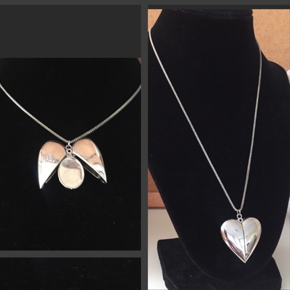 Jewelry - Silver locker pendant and silver chain